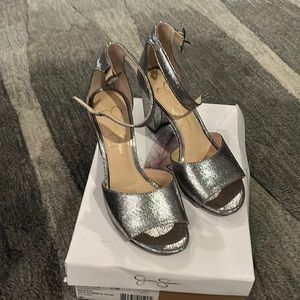 Jessica Simpson Sherron Sandals.Size 6.5 in gorgeous platinum silver! Worn once.